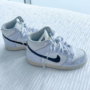 Nike Jordan Girls 2Y